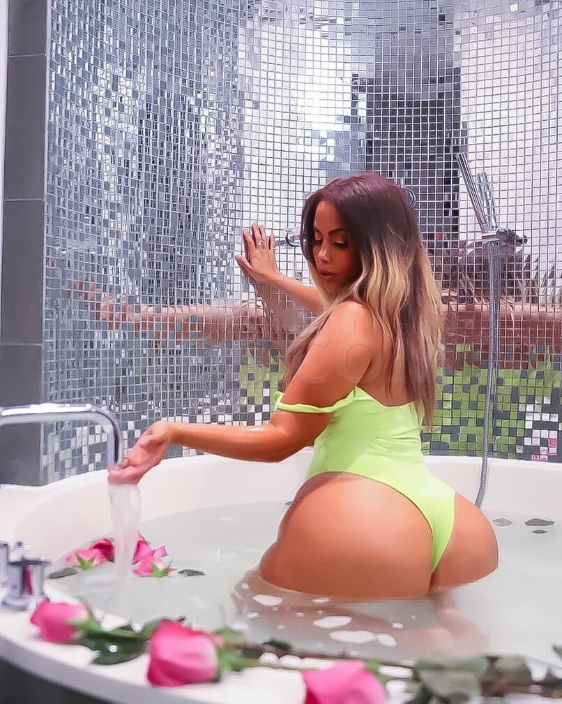 YourFavLatinaBabe