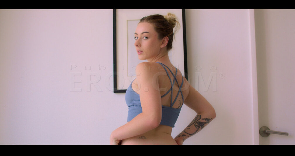 PLAYBOY PORNSTAR AMBER HERD