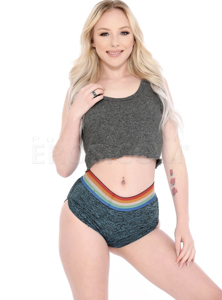 Adult Film Star Dixie Lynn