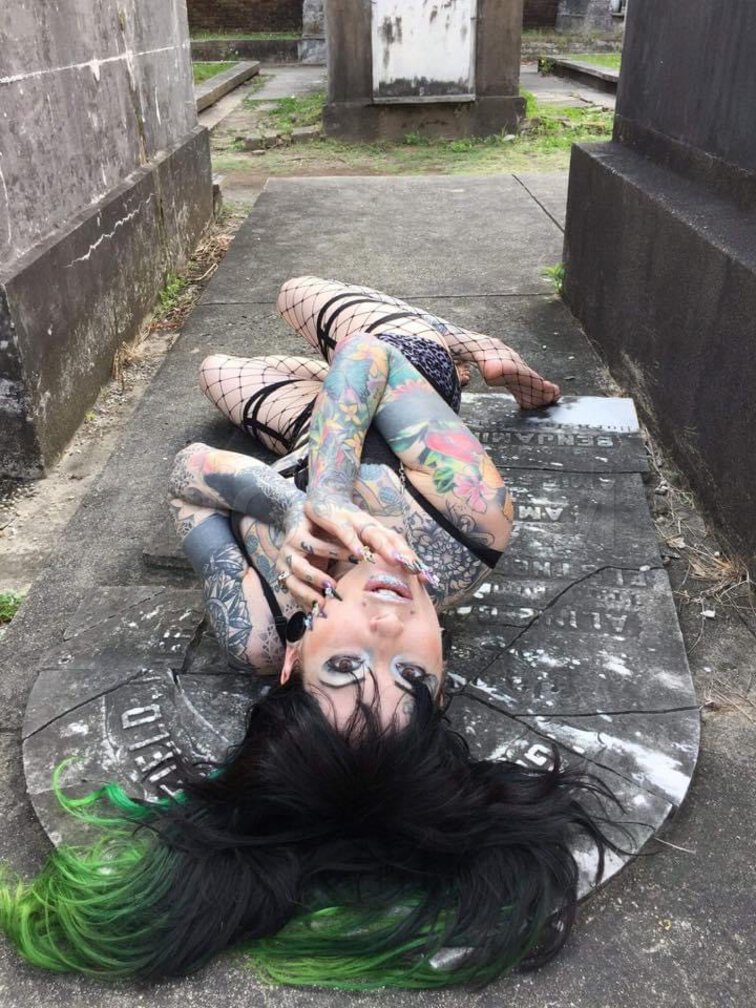 Fetish Dolly – Tattooed Petite Babe