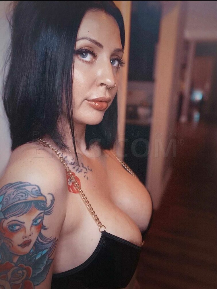 Christina Valentina AKA Skillets