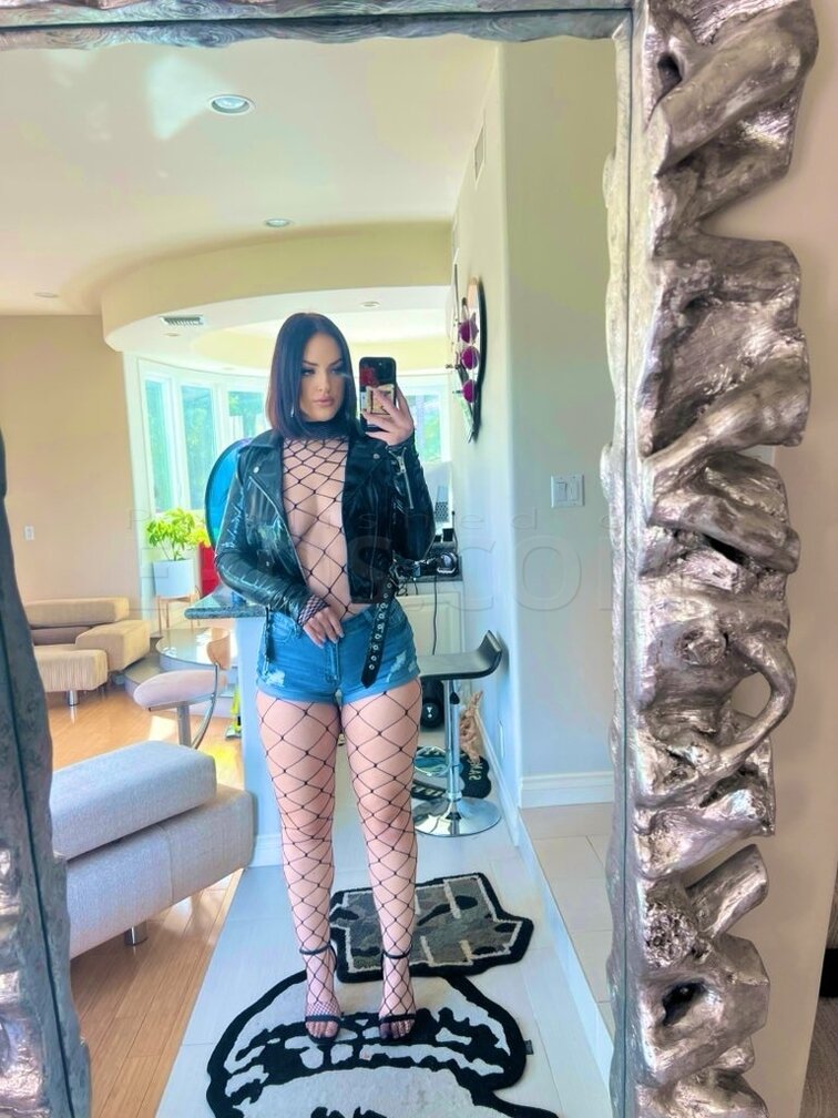 adult film star LUCY LOTUS