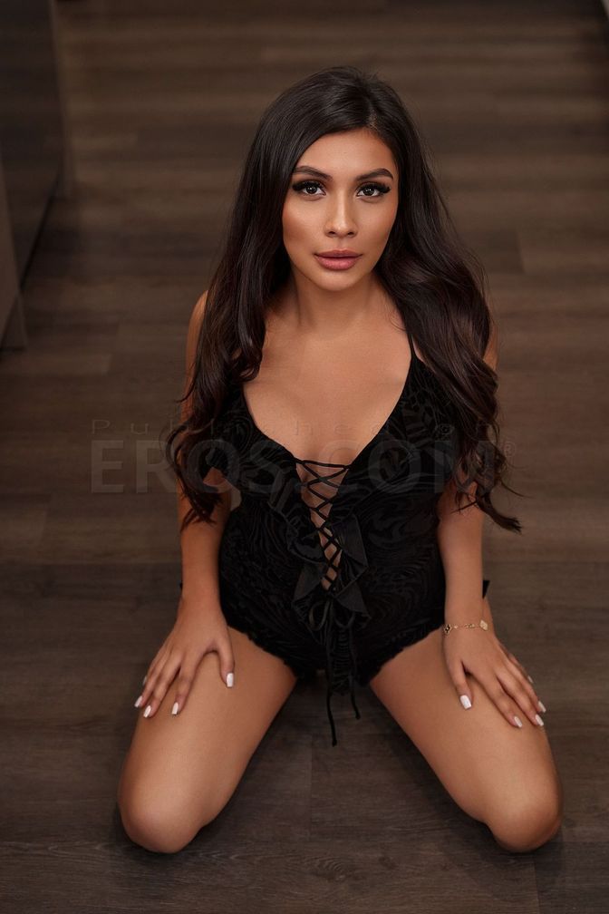Enticing Eva