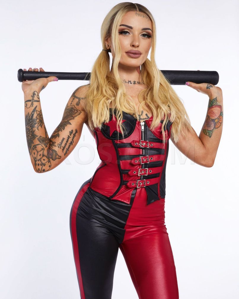 Chloe Carter